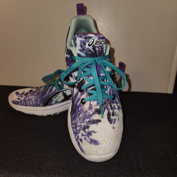 ASICS - Picture 2 of 3